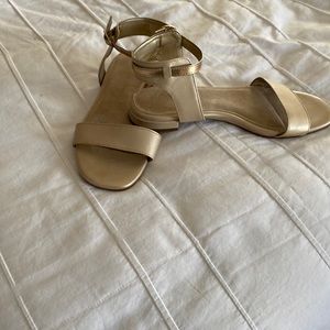 Women’s sandals gold
